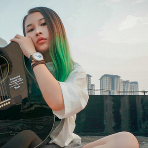 撕开奶罩揉吮奶头玩
