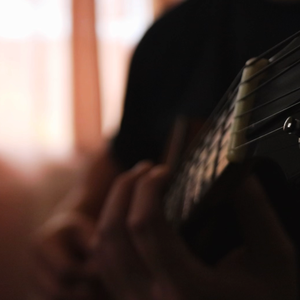 撕开奶罩揉吮奶头玩
